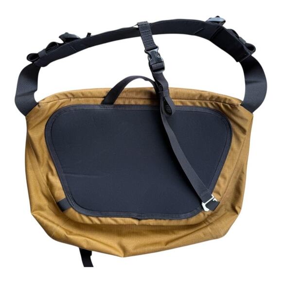 Arcteryx Granville 10 Courier Messenger Bag NWOT - Picture 3 of 6